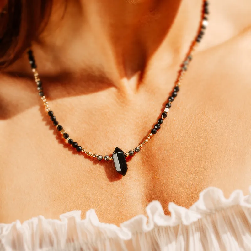 Turmalin, Piryt, Onyks, Hematyt - srebrny pozłacany naszyjnik na ochronę, bogactwo, uzdrowienie - Ezoteryczna Elegancja