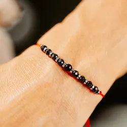 Spinel, Hematyt - bransoletka na sznurku na ochronę, bogactwo, koncentrację - Wewnętrzna Ochrona
