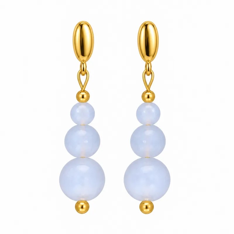 Kolczyki chalcedon na bialym tle