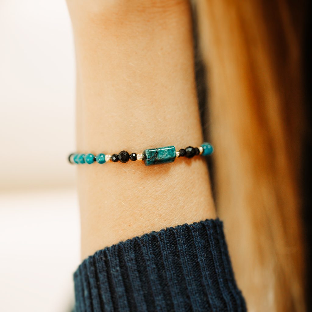 Apatyt, Turmalin - srebrna pozłacana bransoletka na kreatywność, harmonię, uzdrawianie - Refleksja Zdrowia